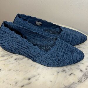 Gorgeous Cobalt Blue Skechers Lace Stretch Flats 8M